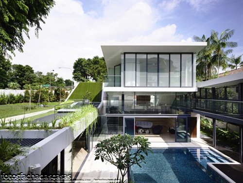 Construcción de fachada moderna 2014 en terreno hundido de singapur